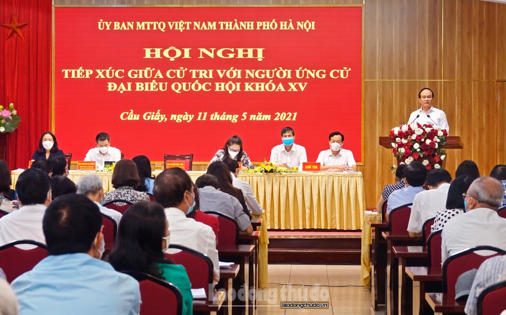 Các ứng cử viên đại biểu Quốc hội khóa XV tiếp xúc cử tri quận Cầu Giấy