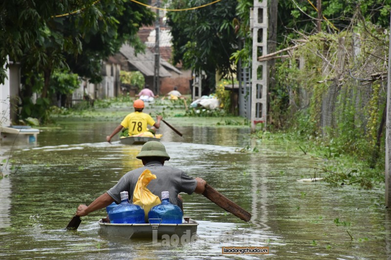 ha noi dam bao nhu cau nuoc sach cho nguoi dan vung lu chuong my