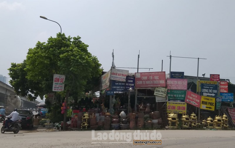 ha noi nhuc nhoi tinh trang vi pham trat tu do thi tren duong nguyen xien