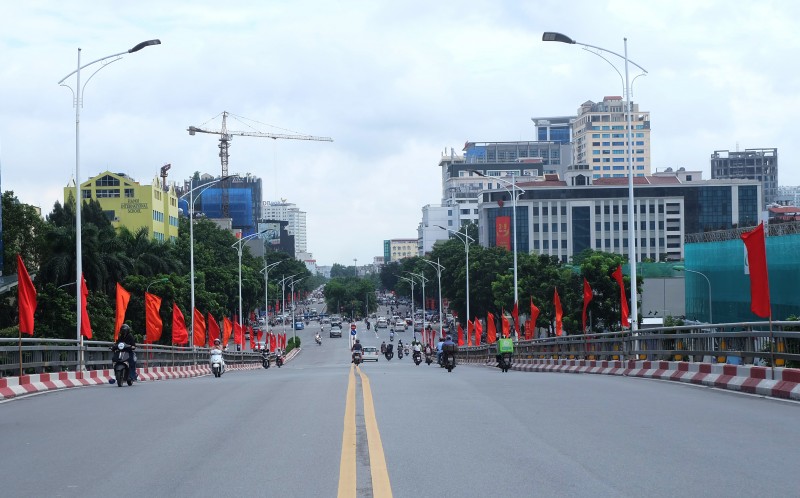 ron rang khong khi quoc khanh 29 tren pho phuong ha noi