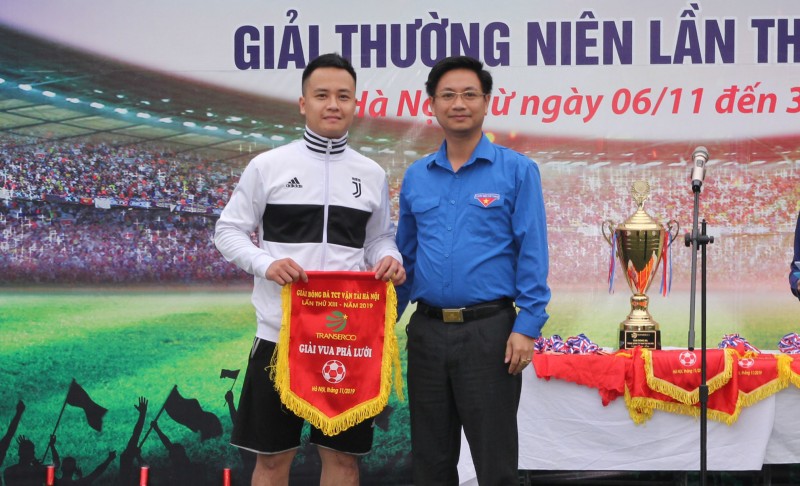 xi nghiep xe buyt ha noi vo dich giai bong da tong cong ty van tai ha noi nam 2019