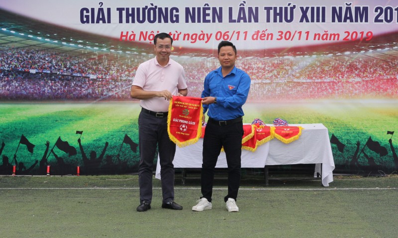 xi nghiep xe buyt ha noi vo dich giai bong da tong cong ty van tai ha noi nam 2019