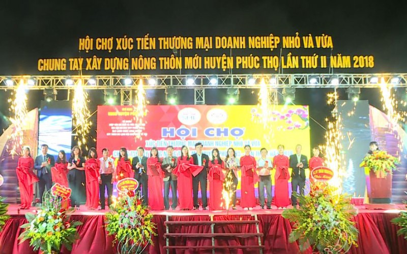 khai mac hoi cho xuc tien thuong mai doanh nghiep nho va vua tai huyen phuc tho