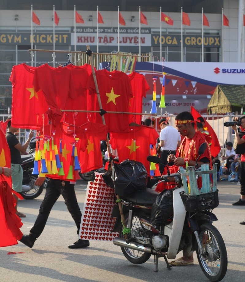 Nhiều dịch vụ “hốt bạc” nhờ trận chung kết lượt về AFF Cup 2018