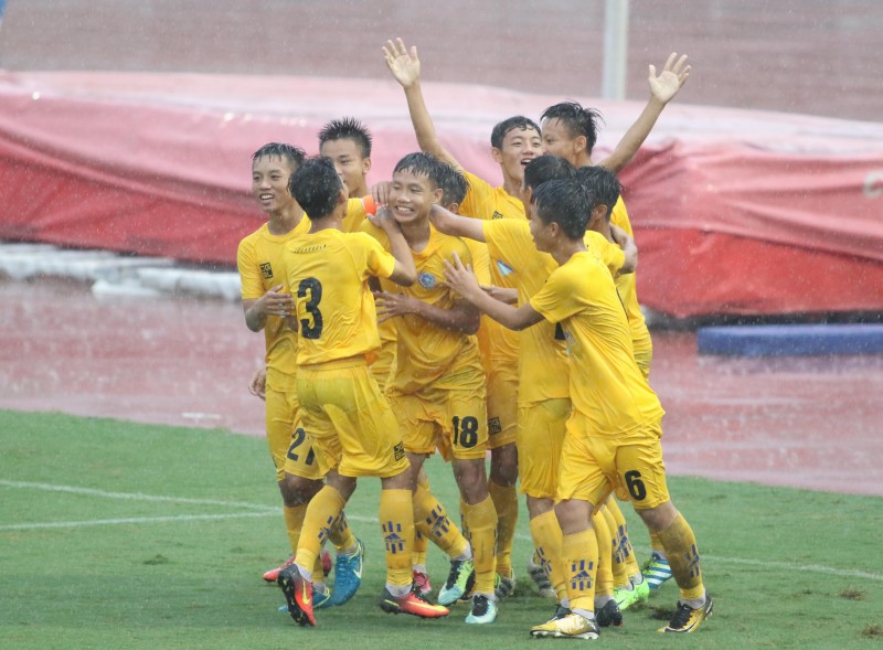 U15 Sông Lam Nghệ An đẩy Đà Nẵng trượt ngã trong cuộc đua vào chung kết