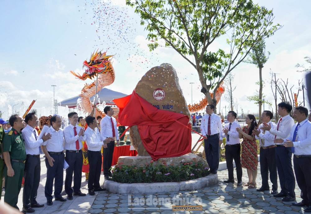 Huyện Thanh Oai gắn biển công trình chào mừng Đại hội Đảng bộ huyện lần thứ XXIII