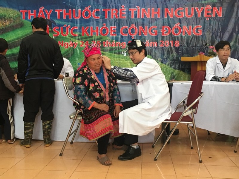 thay thuoc tre tinh nguyen vi suc khoe cong dong