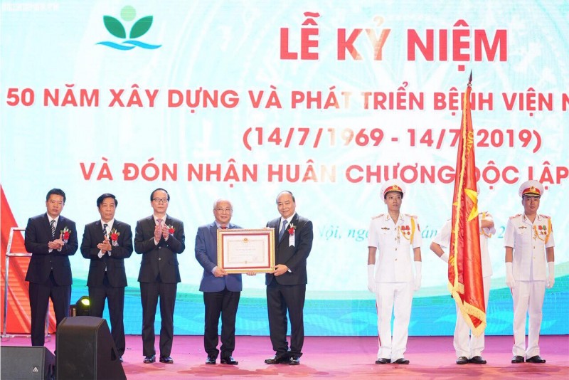 Thủ tướng Nguyễn Xuân Phúc dự lễ kỷ niệm 50 năm xây dựng và phát triển Bệnh viện Nhi Trung ương