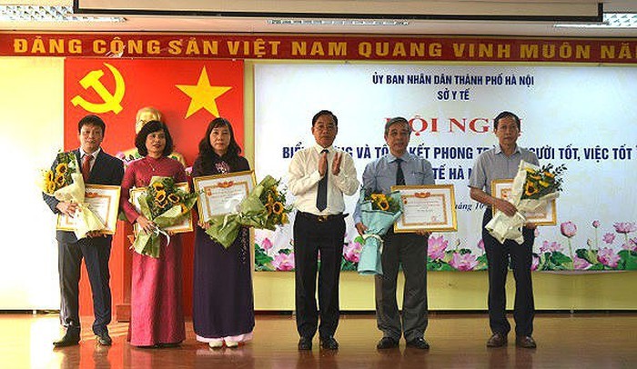 nhieu y bac si cua ha noi duoc ton vinh nguoi tot viec tot