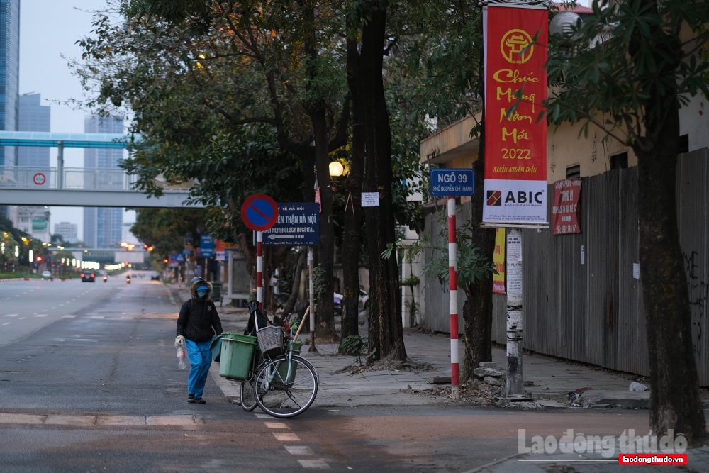 Người Hà Nội thong thả tận hưởng không khí bình yên trong ngày mùng 1 Tết