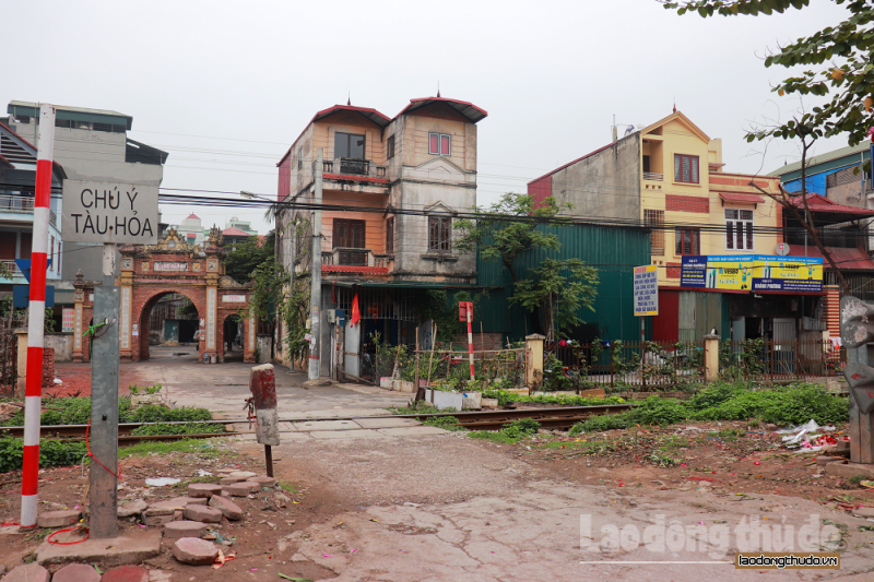 duong ngang dan sinh tu mo qua duong sat noi dai nhung tai nan thuong tam