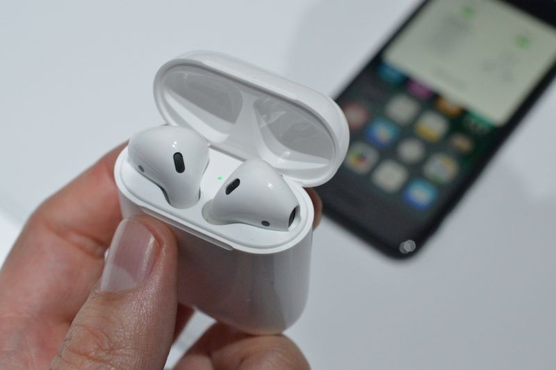 iphone 8 co man hinh vo cuc se tang kem tai nghe airpods