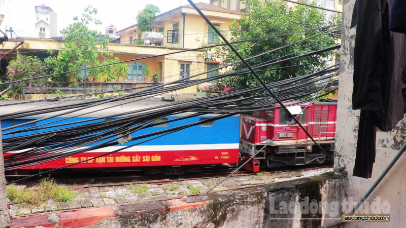 nguoi dan thap thom song trong khu nha co tram tuoi cho sap giua thu do