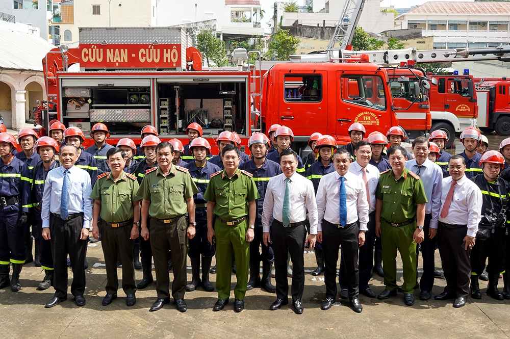 Tập đoàn Hưng Thịnh tặng gói thiết bị phòng cháy chữa cháy hơn 22 tỷ cho Công an Thành phố Hồ Chí Minh