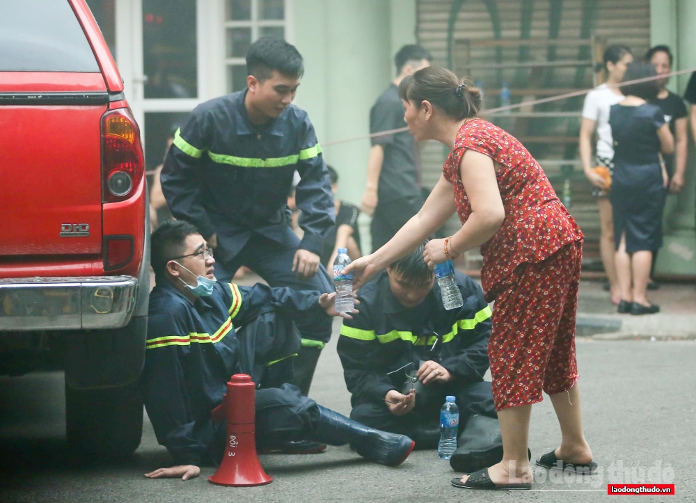 Hình ảnh đẹp về ý chí và tinh thần, trách nhiệm của người lính cứu hỏa