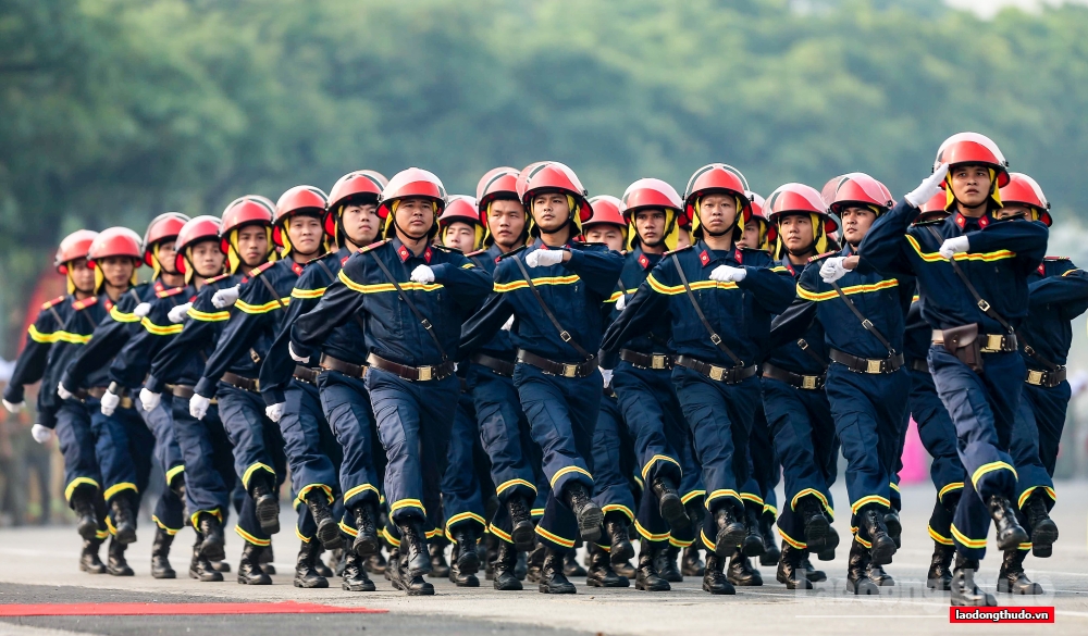 Hình ảnh đẹp về ý chí và tinh thần, trách nhiệm của người lính cứu hỏa