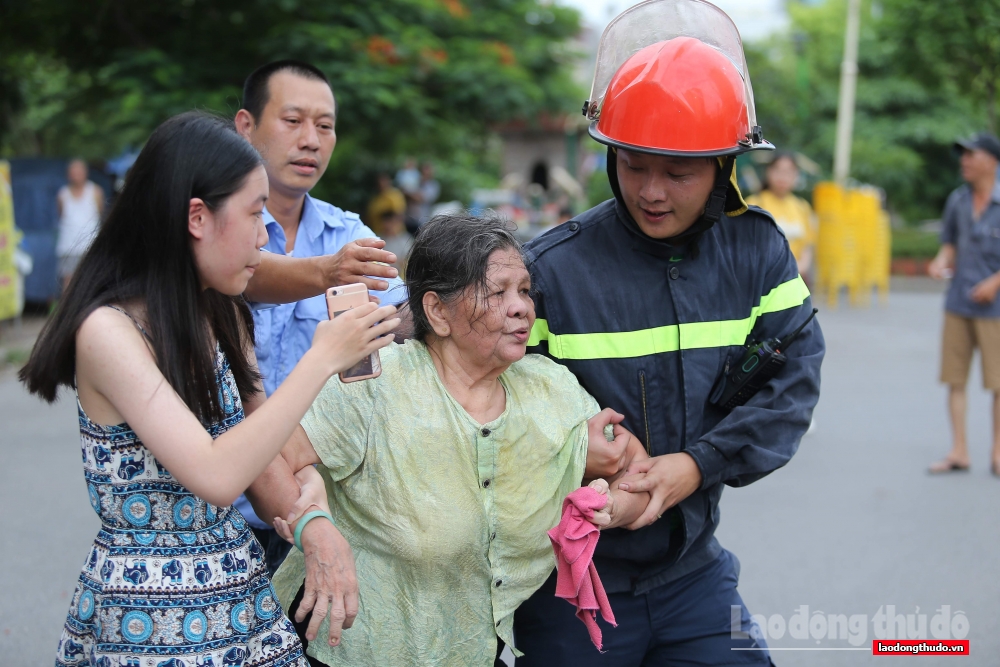 Hình ảnh đẹp về ý chí và tinh thần, trách nhiệm của người lính cứu hỏa