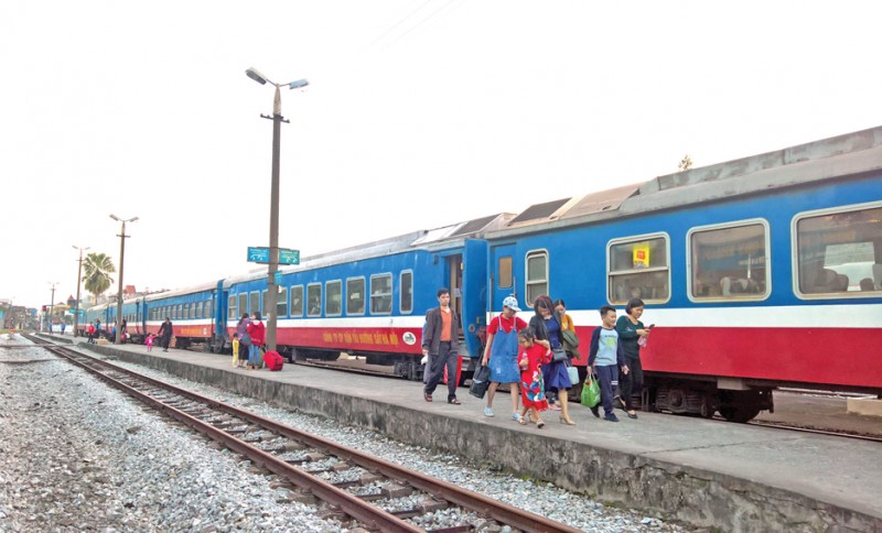 don tet tren nhung chuyen tau