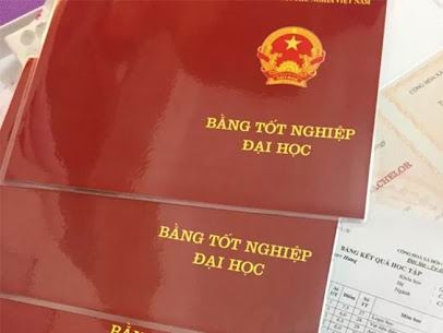 Không nên "hành chính” hóa văn bằng!