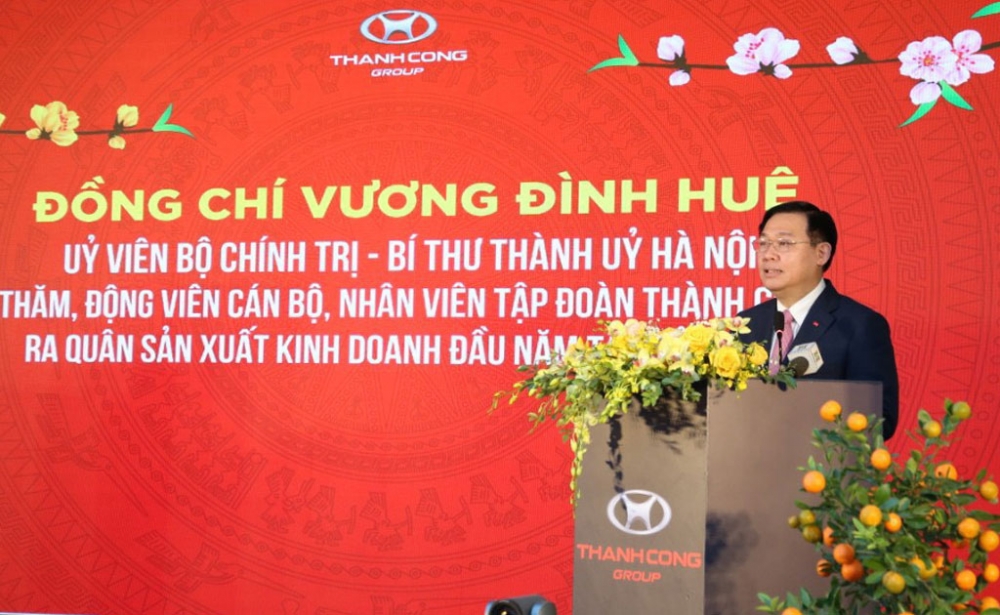 Bí thư Thành ủy Hà Nội Vương Đình Huệ phát biểu động viên cán bộ, công nhân viên, người game bài uy tín
 Tập đoàn Thành Công.