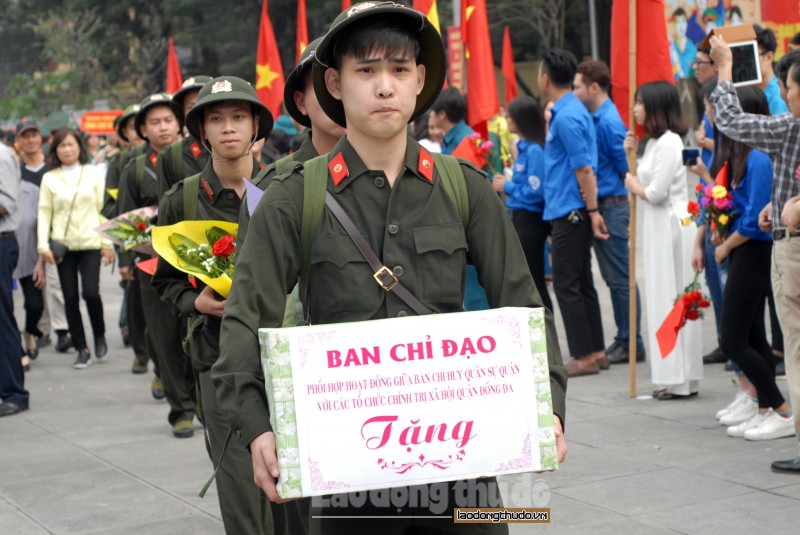 dong chi ngo thi thanh hang dong vien va tang qua cac tan binh