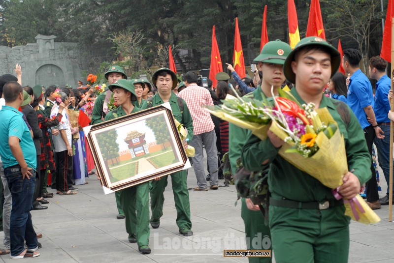 dong chi ngo thi thanh hang dong vien va tang qua cac tan binh