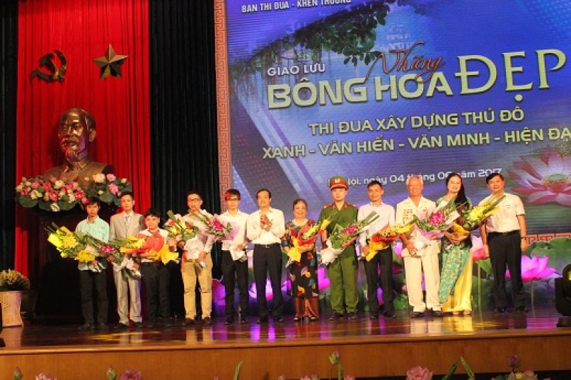 luon tran trong nhung tam guong binh di vi cong dong