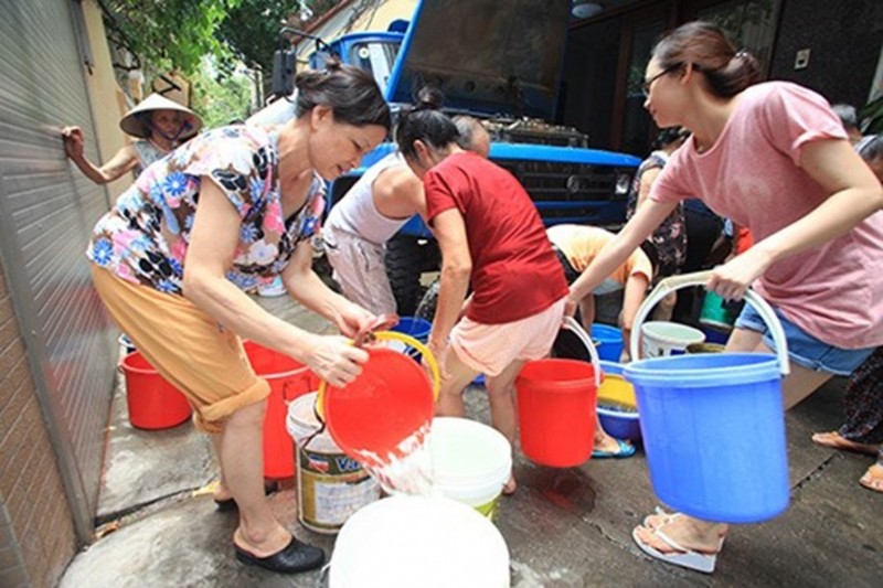 nuoc sach van bao dam cung cap du cho nguoi dan dot cao diem