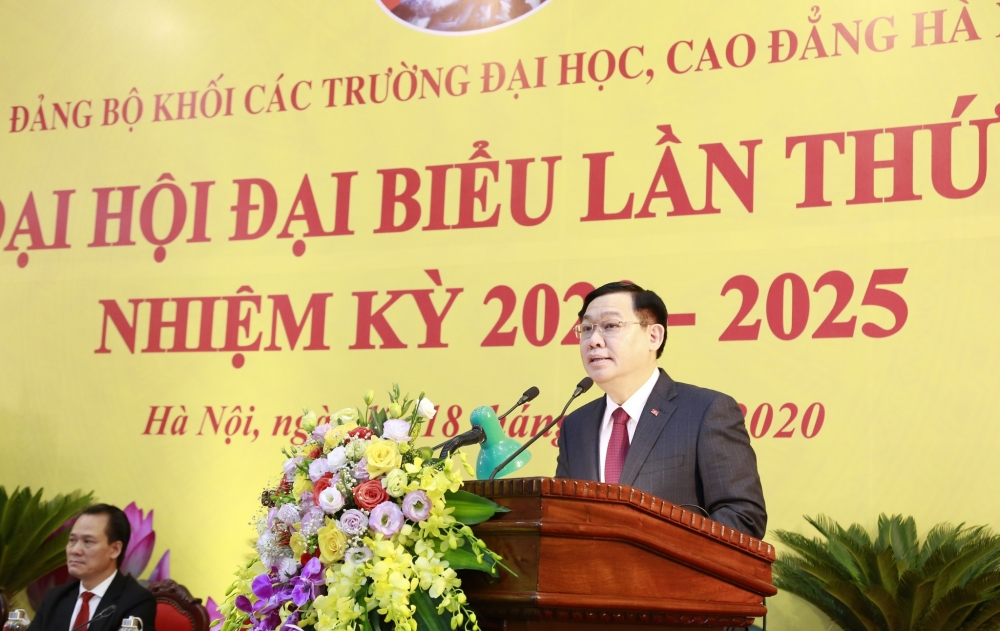 ha noi dang bo co hon 1300 giao su tien hanh dai hoi lan iii