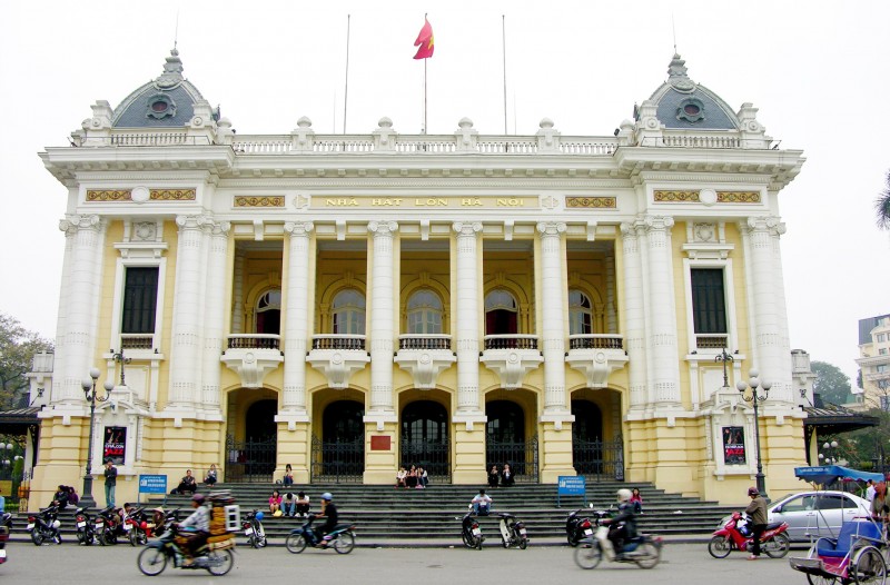 trung bay tai lieu kien truc phap tieu bieu tai pho sach ha noi