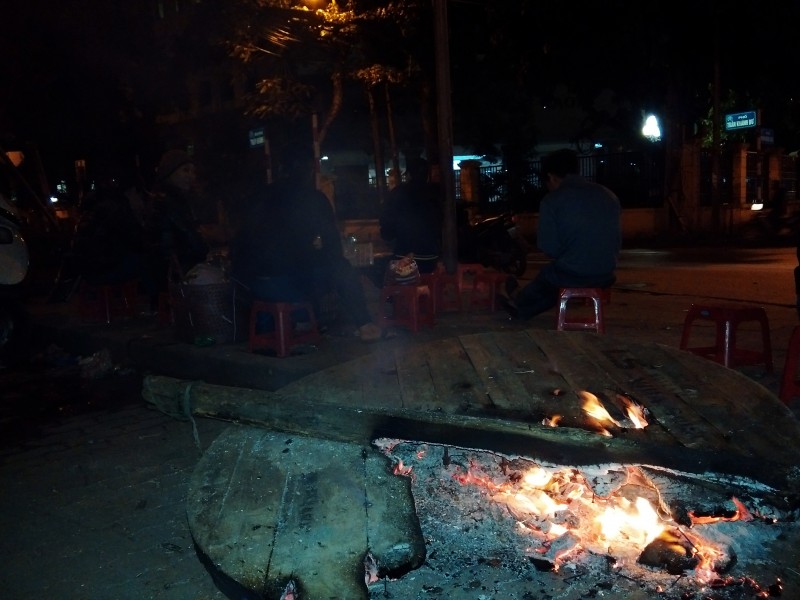 khong khi lanh tang cuong nguoi ha noi dot lua suoi am