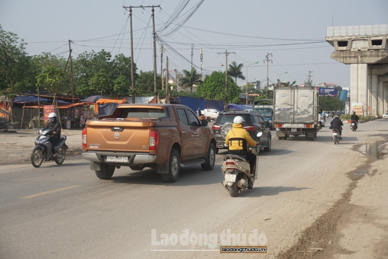 anh duong pho ha noi ngay cuoi thuc hien cach ly xa hoi