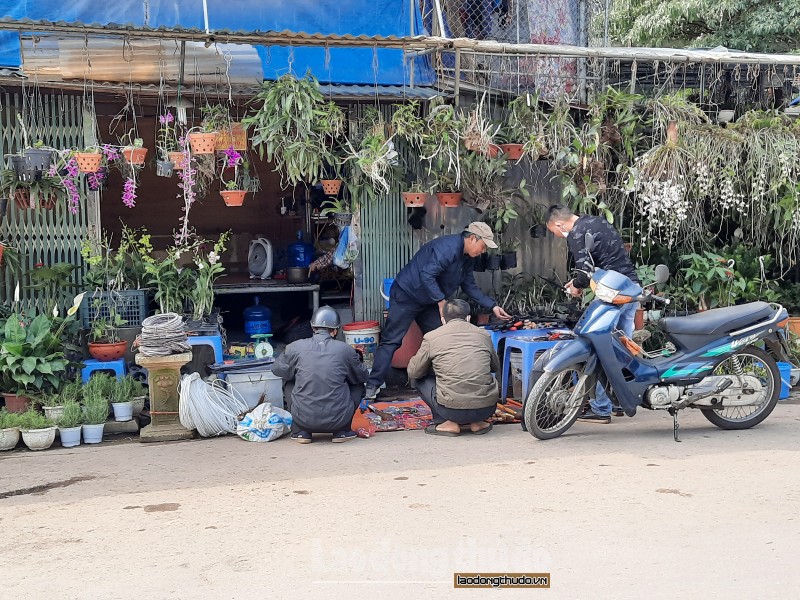 van con tinh trang tu tap dong nguoi khong deo khau trang