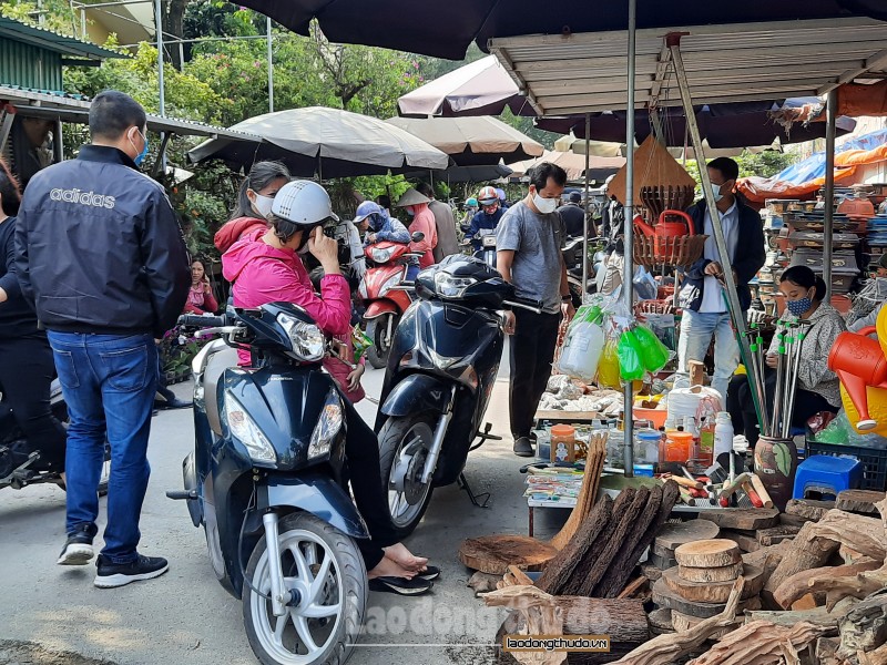 van con tinh trang tu tap dong nguoi khong deo khau trang