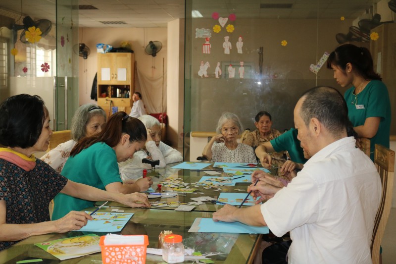 noi niem mua vu lan cua cac cu o trung tam duong lao