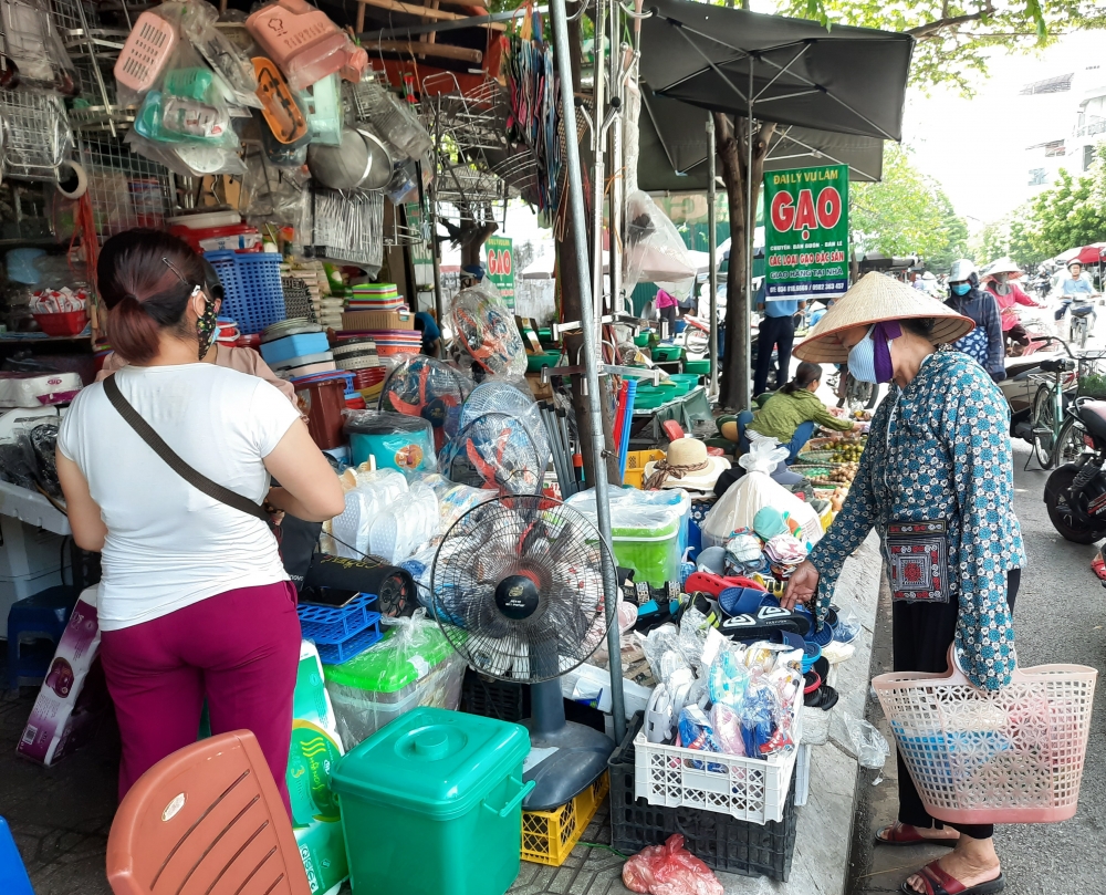 Người dân, tiểu thương chung tay giảm rác thải nhựa