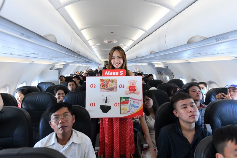 nhung gio qua yeu thuong tren sieu thi 10000 met cua vietjet