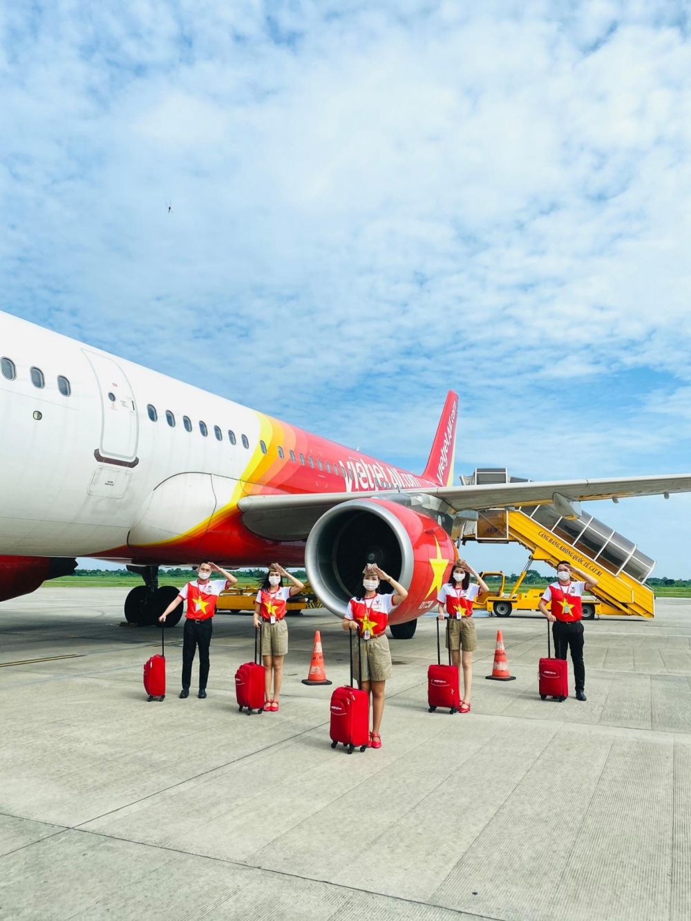 Khôi phục các đường bay từ 21/10, Vietjet mở bán vé cùng nhiều khuyến mãi,  tặng phí xét nghiệm Covid-19