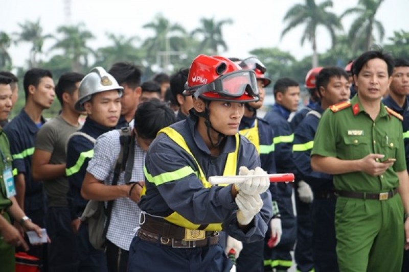 day manh cong tac xay dung dang phong trao quan chung