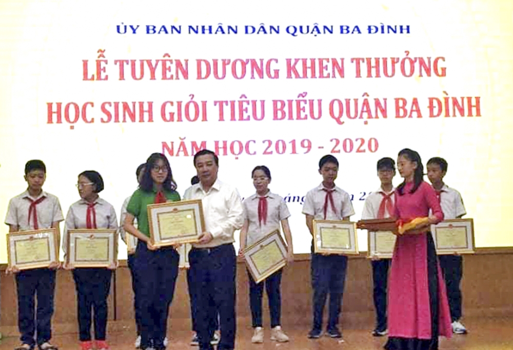 Quận Ba Đình: Tuyên dương học sinh giỏi tiêu biểu năm học 2019 - 2020