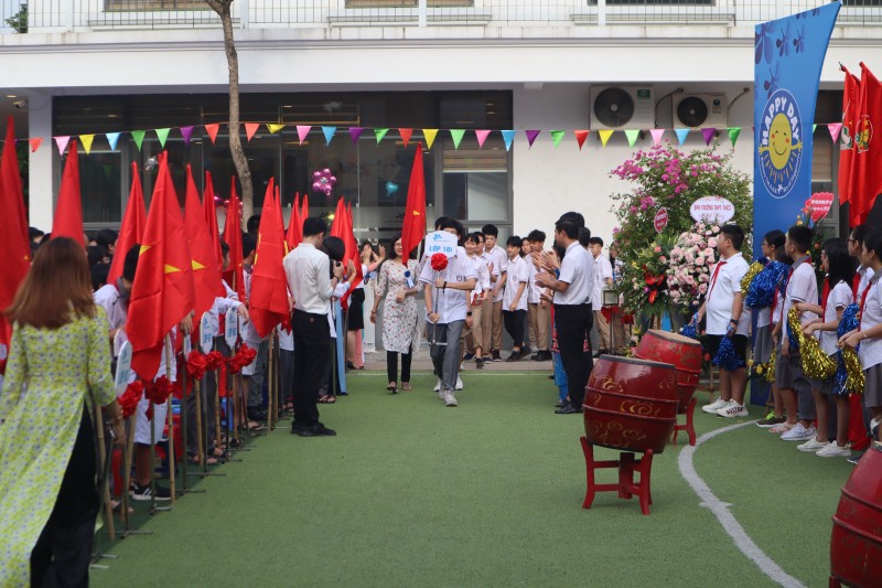 hay nuoi duong trong minh tinh yeu to quoc va khat khao cong hien