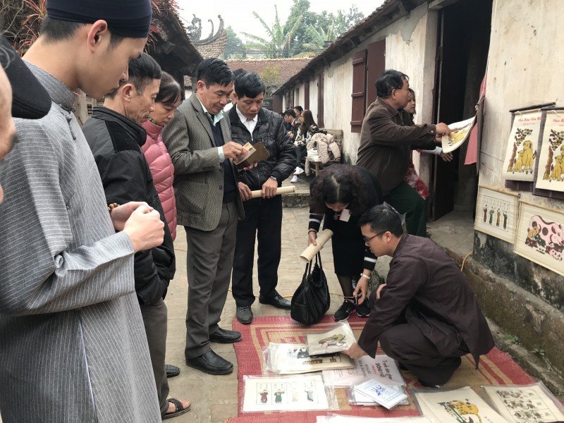 tranh dong ho hut khach ngay tet