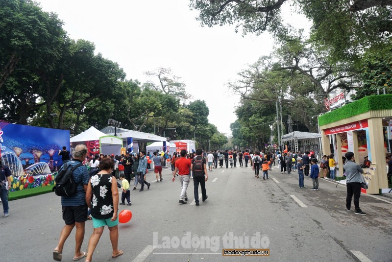 kham pha khong gian singapore giua long ha noi