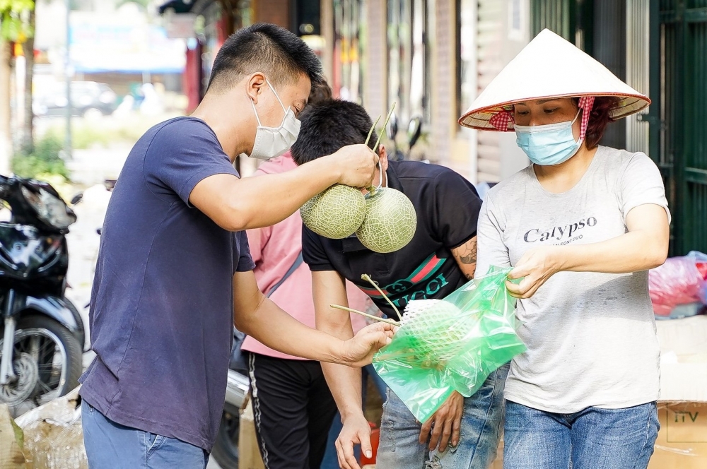 Người dân Hà Nội chung tay giải cứu nông sản Bắc Giang