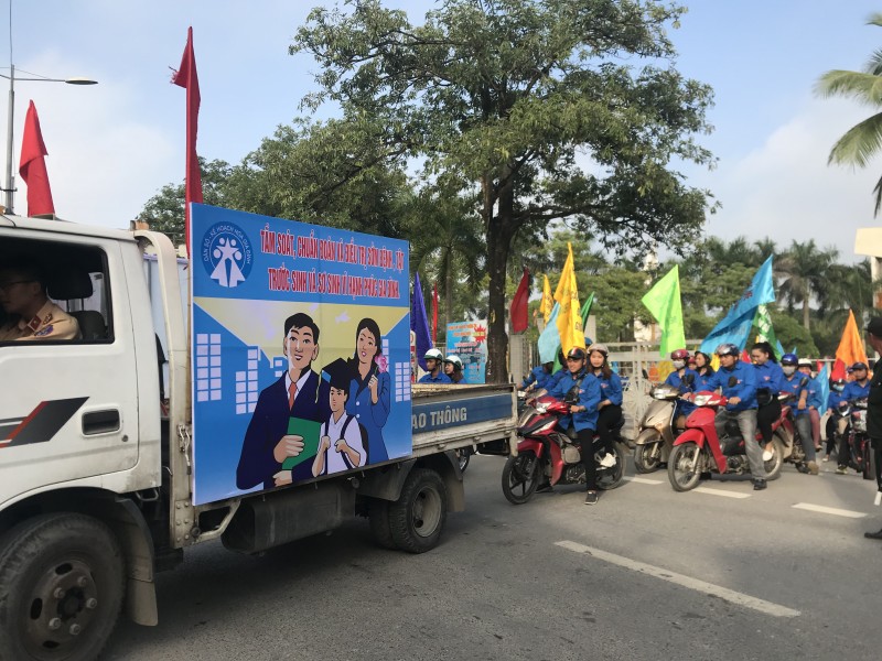 hang tram thanh nien dieu hanh huong ung thang hanh dong quoc gia ve dan so