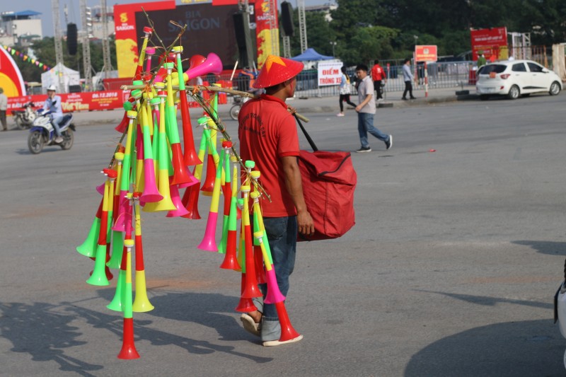 co dong vien nhuom do ha noi truoc tran ban ket aff cup