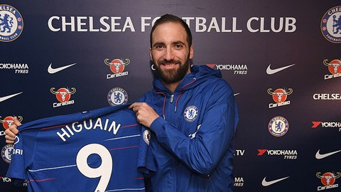 higuain chinh thuc tai hop hlv maurizio sarri