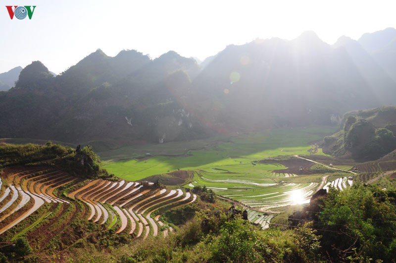 kham pha ve dep ky thu cua cao nguyen da tua chua dien bien