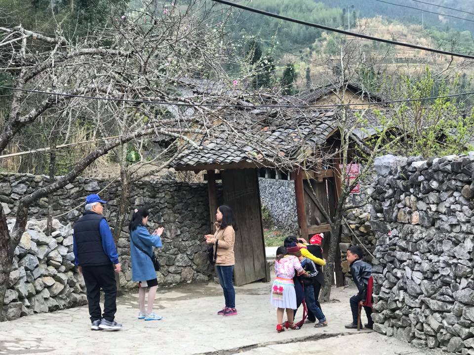 ngoi nha cua pao yen binh tren cao nguyen da