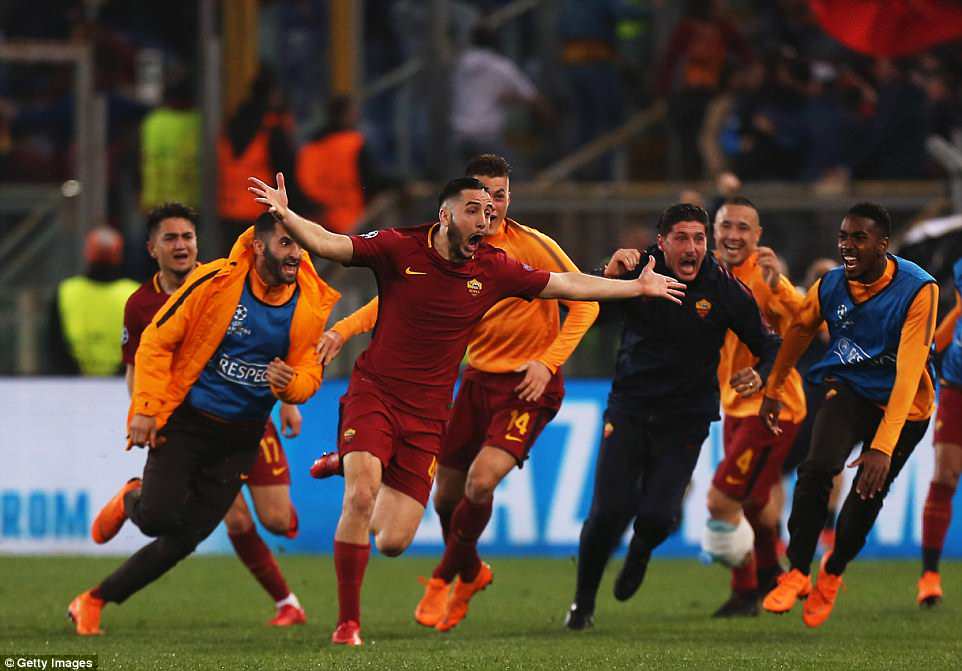 AS Roma 3-0 Barcelona: Địa chấn ở Olimpico